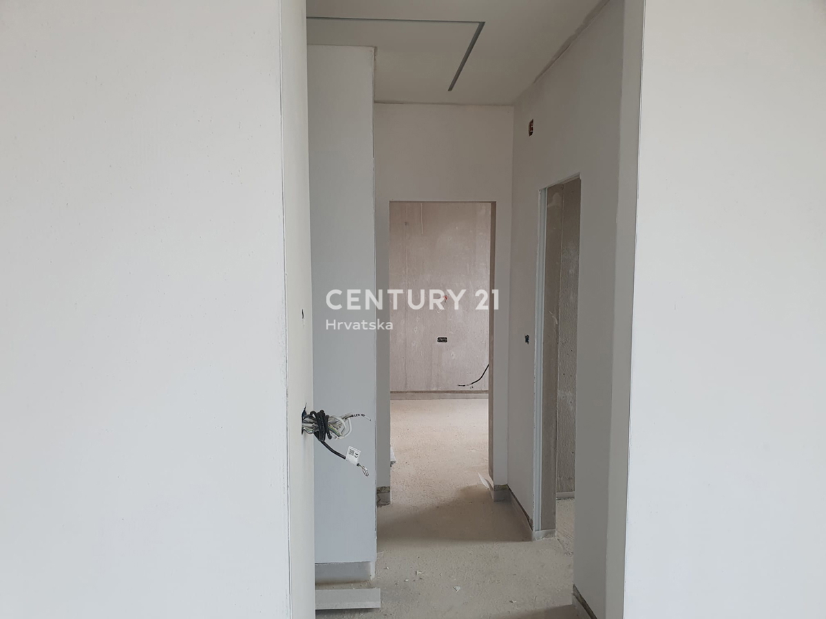 ZADAR, BILI BRIG, luksuzní novostavba, 3,5 pokoje, 110 m2, přízemí, zahrada

ZADAR, BILI BRIG, luksusowa nowa inwestycja, 3,5 pokoju, 110 m2, parter, ogród

ZADAR, BILI BRIG, luxus újépítés, 3,5 szoba, 110 m2, földszint, kert

ZADAR, BILI BRIG, luksu