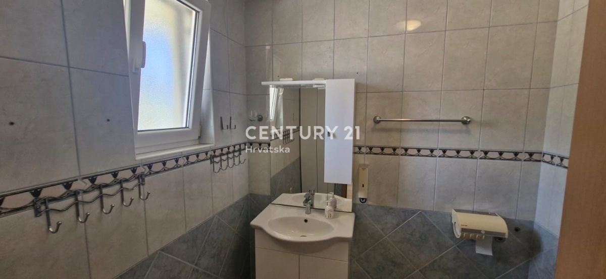 Tkon - otok Pašman, dvoprostorsko stanovanje z razgledom na morje in ob plaži