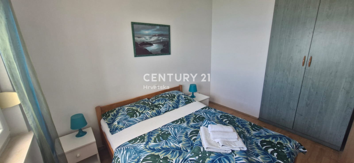 Tkon - otok Pašman, dvoprostorsko stanovanje z razgledom na morje in ob plaži