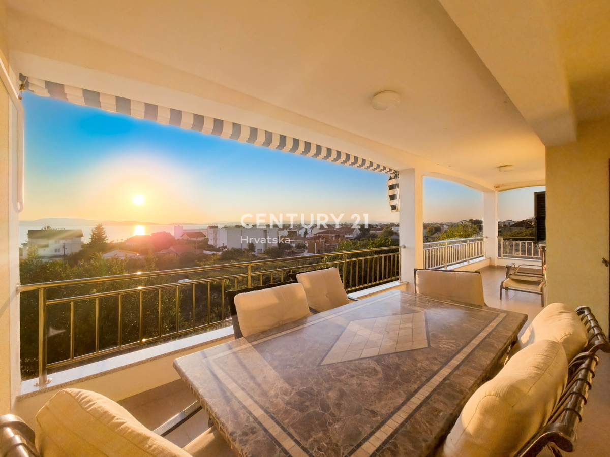 Zadar, Sukošan, stanovanje 123 m2, pritličje, garaža, shramba, čudovit razgled na morje