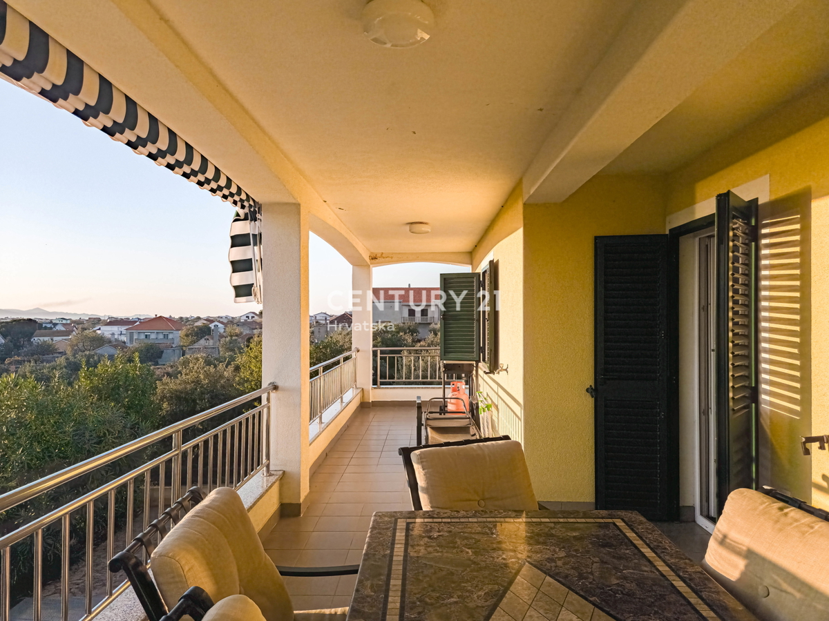 Zadar, Sukošan, stanovanje 123 m2, pritličje, garaža, shramba, čudovit razgled na morje