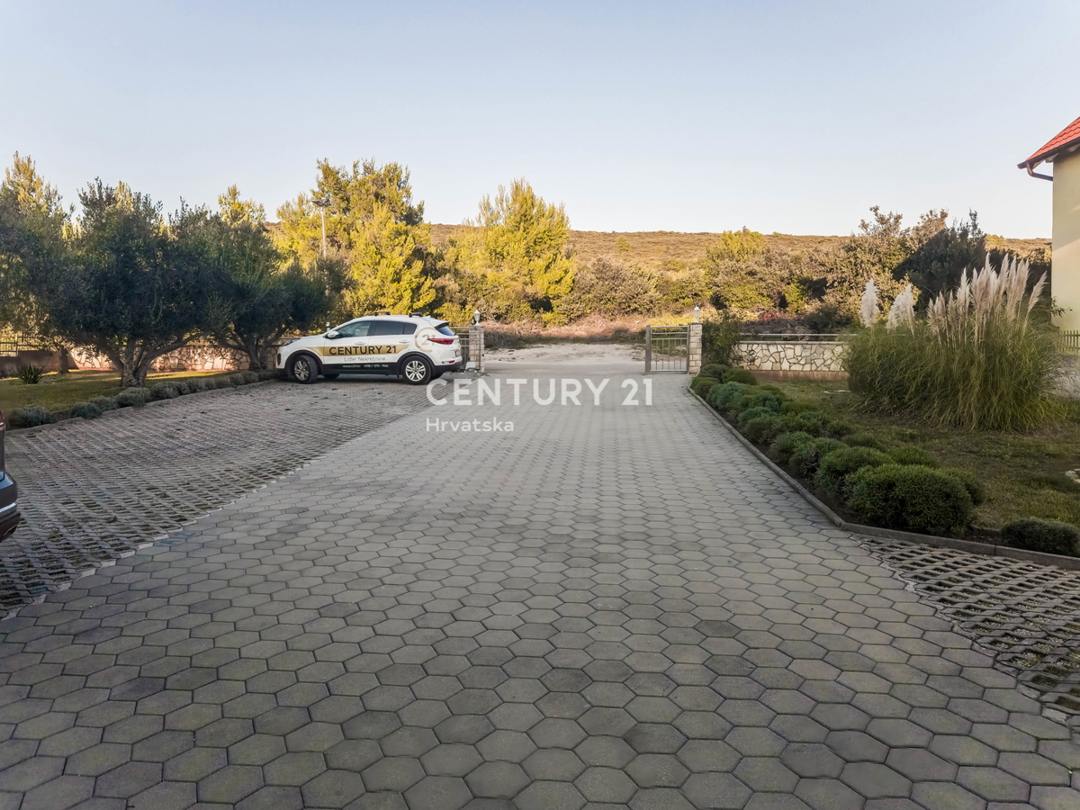 Zadar, Sukošan, stanovanje 123 m2, pritličje, garaža, shramba, čudovit razgled na morje