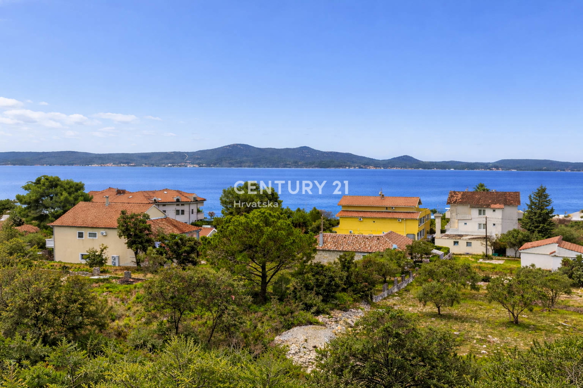 ZNIŽANO!!! SUKOŠAN, STANOVANJE 123 M2, PRIZEMLJE, GARAŽA, SHRANJEVALNIK, ČUDOVIT RAZGLED NA MORJE