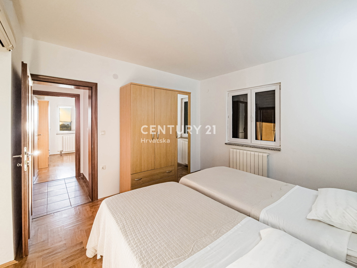 Zadar, Sukošan, stanovanje 123 m2, pritličje, garaža, shramba, čudovit razgled na morje