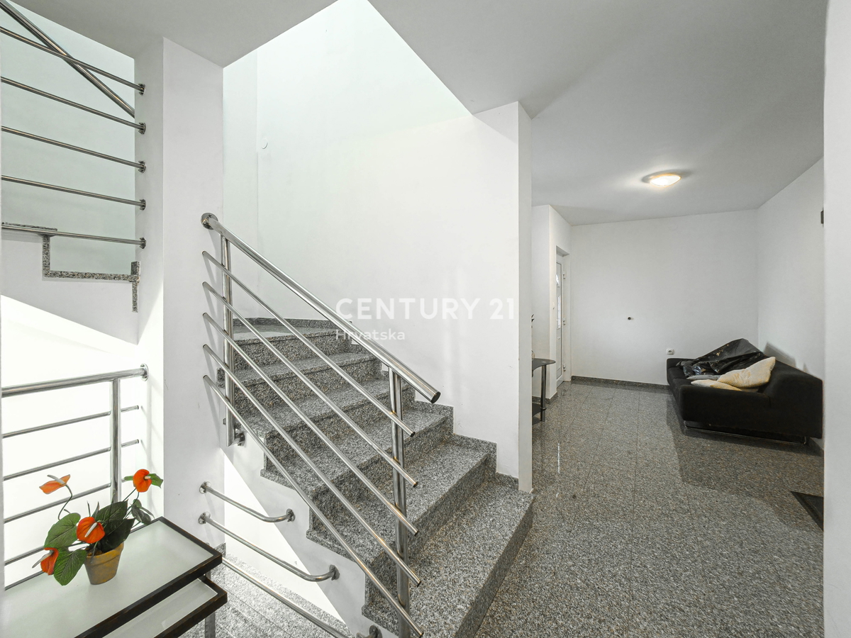 Zadar, Sukošan, stanovanje 123 m2, pritličje, garaža, shramba, čudovit razgled na morje