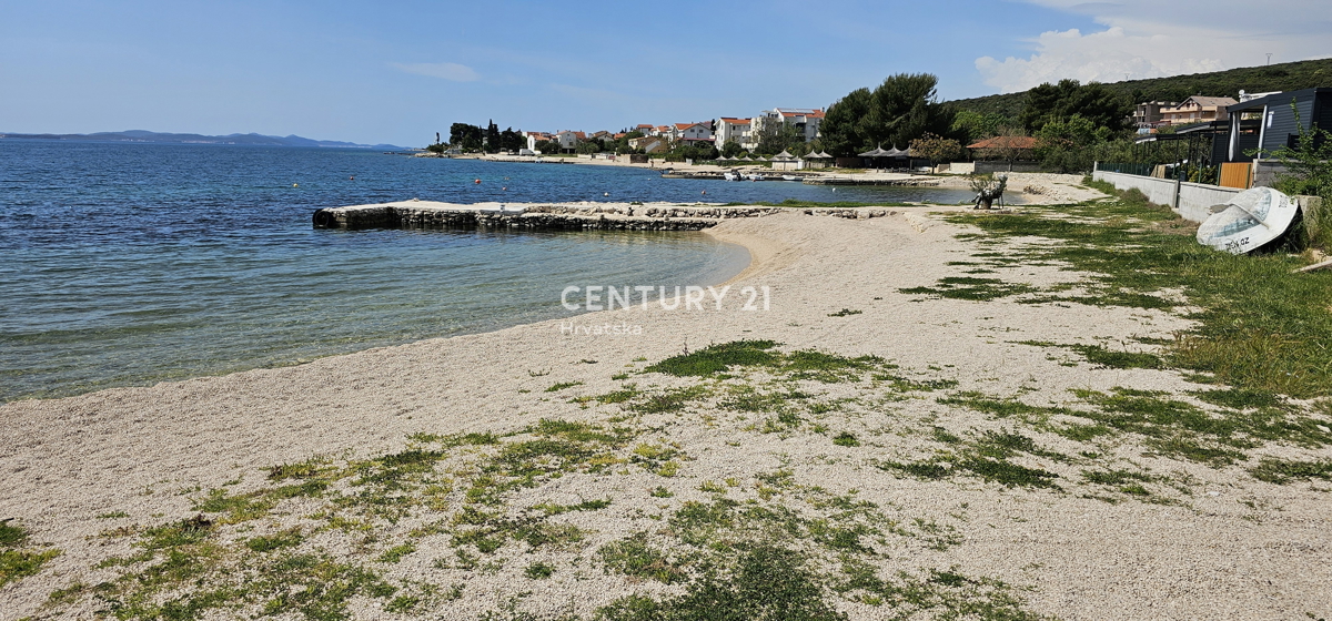 Sv. Filip i Jakov, Sv. Petar na Moru, građevinsko zemljište