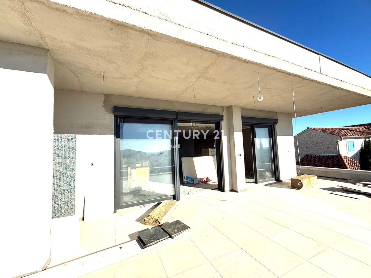 Primošten - vila z bazenom in razgledom na mesto in morje