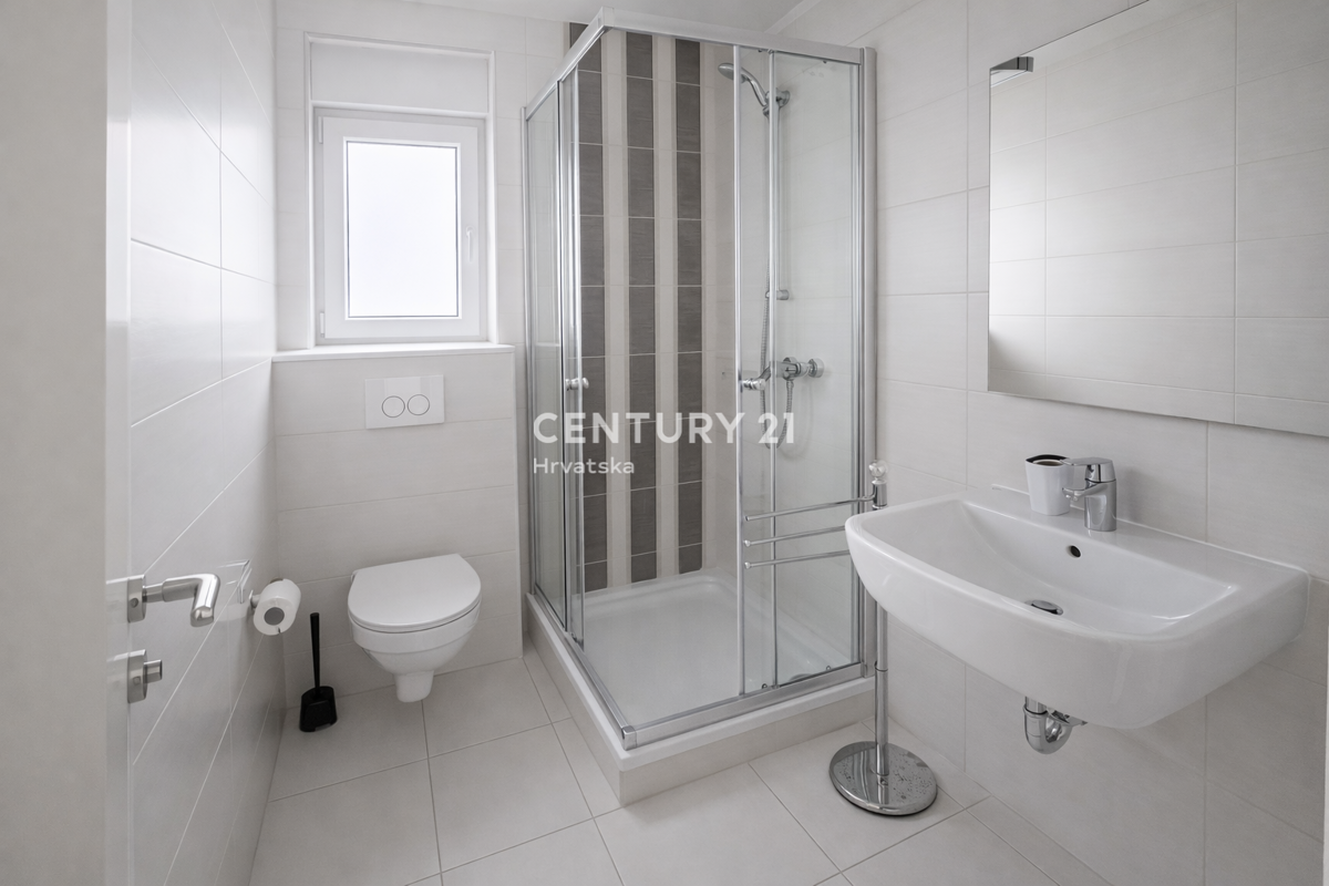 Vir – apartma s strešno teraso in panoramskim pogledom na morje, 40 m od morja