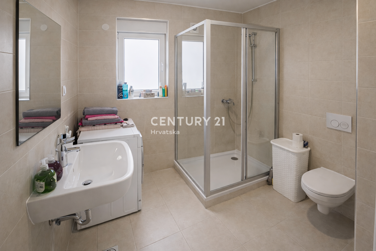 Vir – apartma s strešno teraso in panoramskim pogledom na morje, 40 m od morja