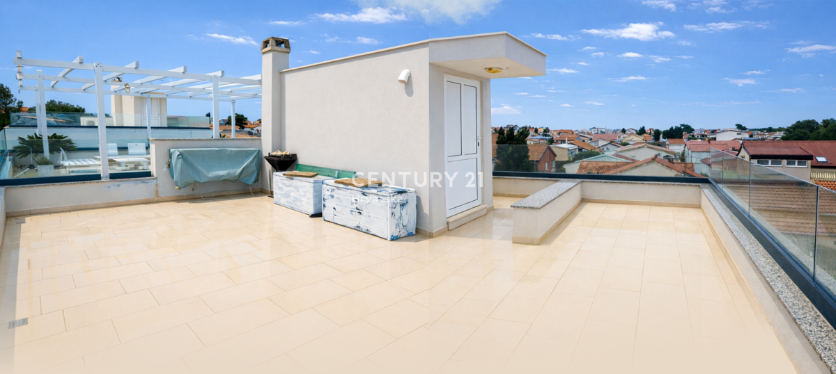 Vir – apartma s strešno teraso in panoramskim pogledom na morje, 40 m od morja