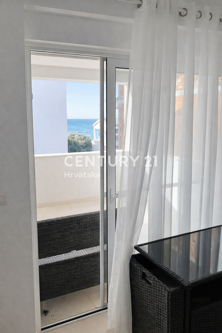 Vir – apartma s strešno teraso in panoramskim pogledom na morje, 40 m od morja