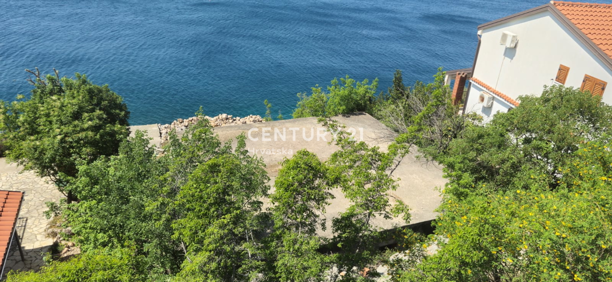 Lugovo Šugarje - Barić Drage - zemljišče ob morju, z začetim gradbenim projektom in gradbenim dovoljenjem