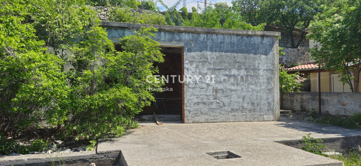 Lugovo Šugarje - Barić Drage - zemljišče ob morju, z začetim gradbenim projektom in gradbenim dovoljenjem