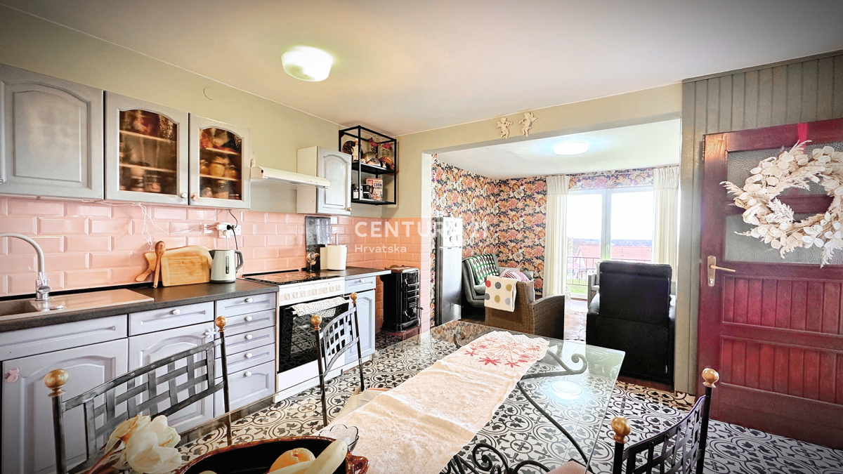 Čudovito obnovljena hiša s čudovitim razgledom na Ivančico in Kalnik