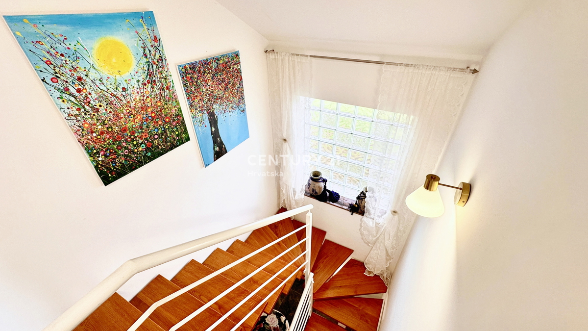 Čudovito obnovljena hiša s čudovitim razgledom na Ivančico in Kalnik