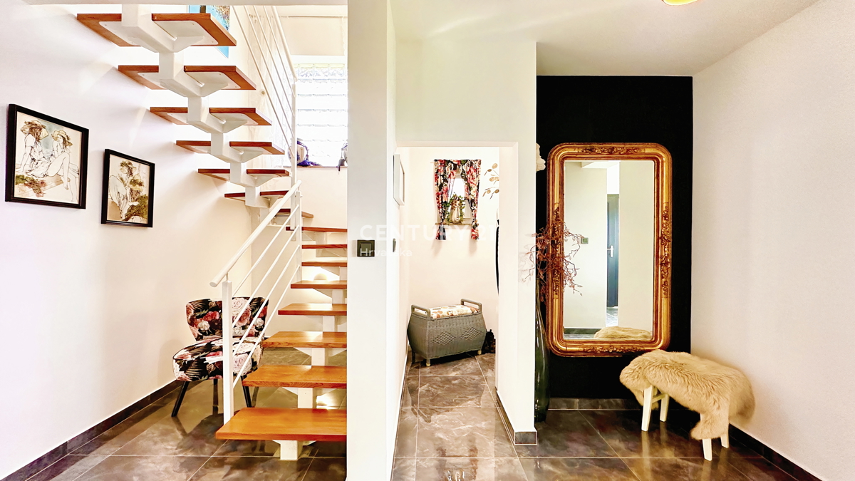 Čudovito obnovljena hiša s čudovitim razgledom na Ivančico in Kalnik