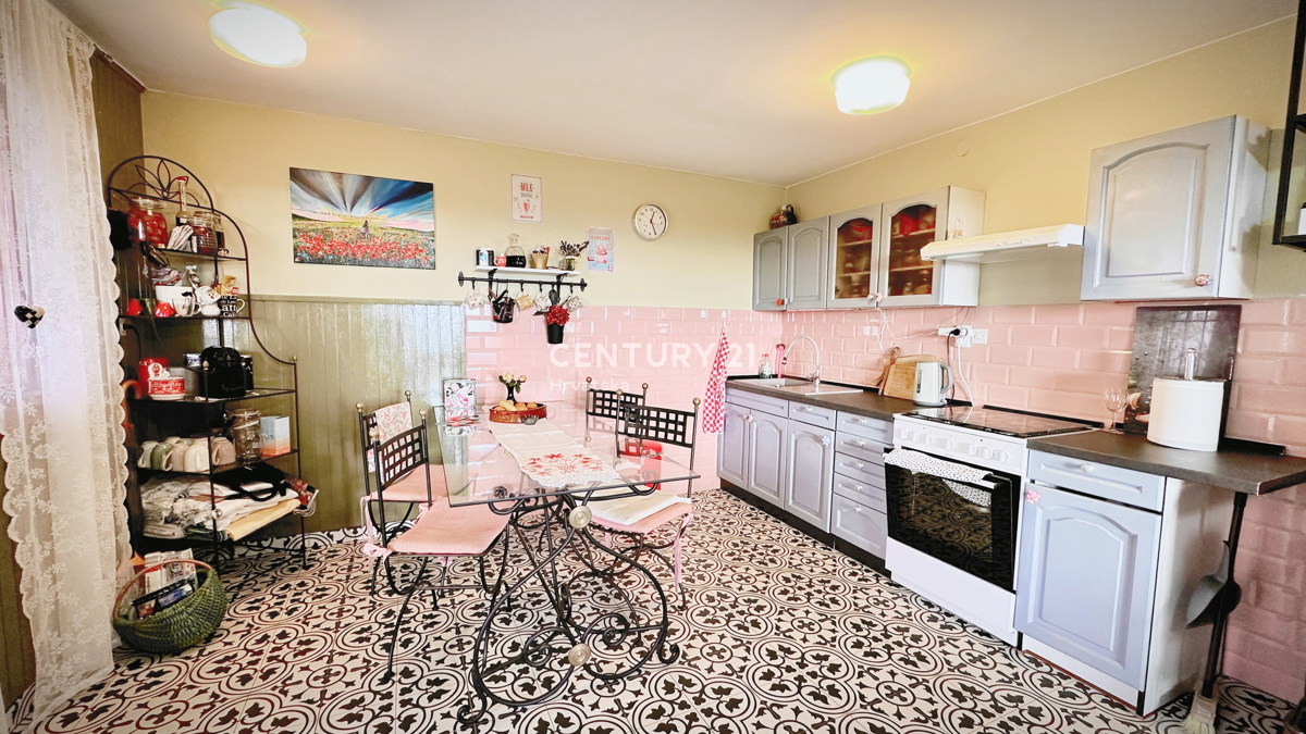 Čudovito obnovljena hiša s čudovitim razgledom na Ivančico in Kalnik