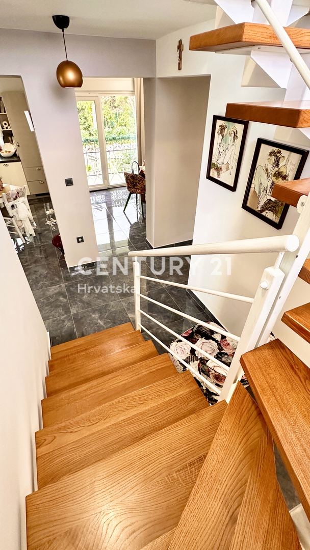 Čudovito obnovljena hiša s čudovitim razgledom na Ivančico in Kalnik