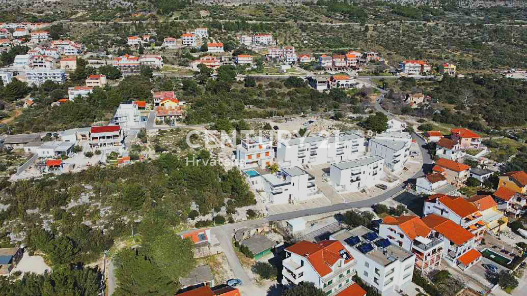 Luksuzno stanovanje v Grebaštici – razgled, prostor in morje na dosegu roke!