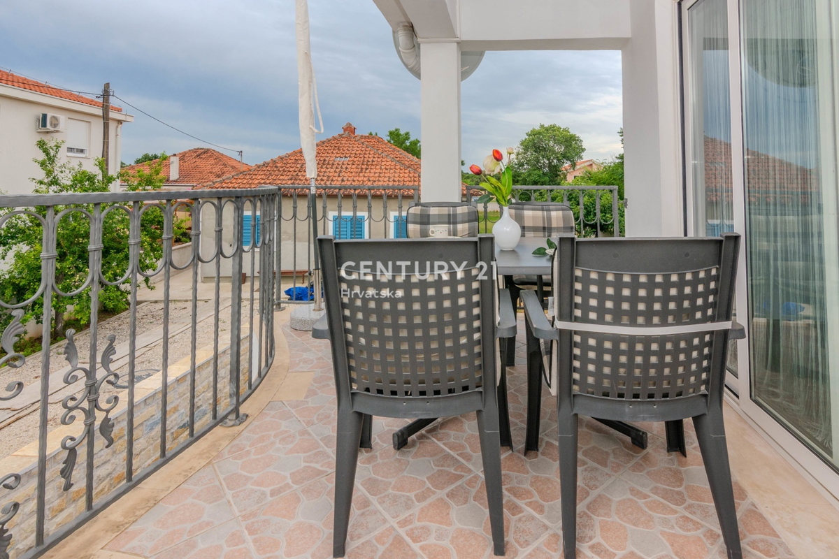 Zadar - Zaton - Hiša z dvema apartmajema - Znižano!