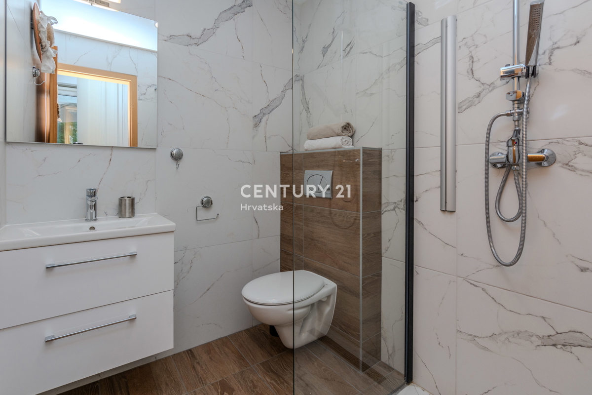Zadar - Zaton - Hiša z dvema apartmajema - Znižano!