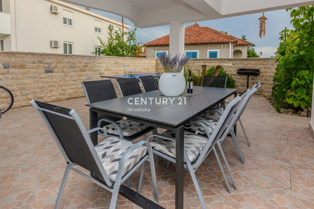 Zadar - Zaton - Hiša z dvema apartmajema - Znižano!