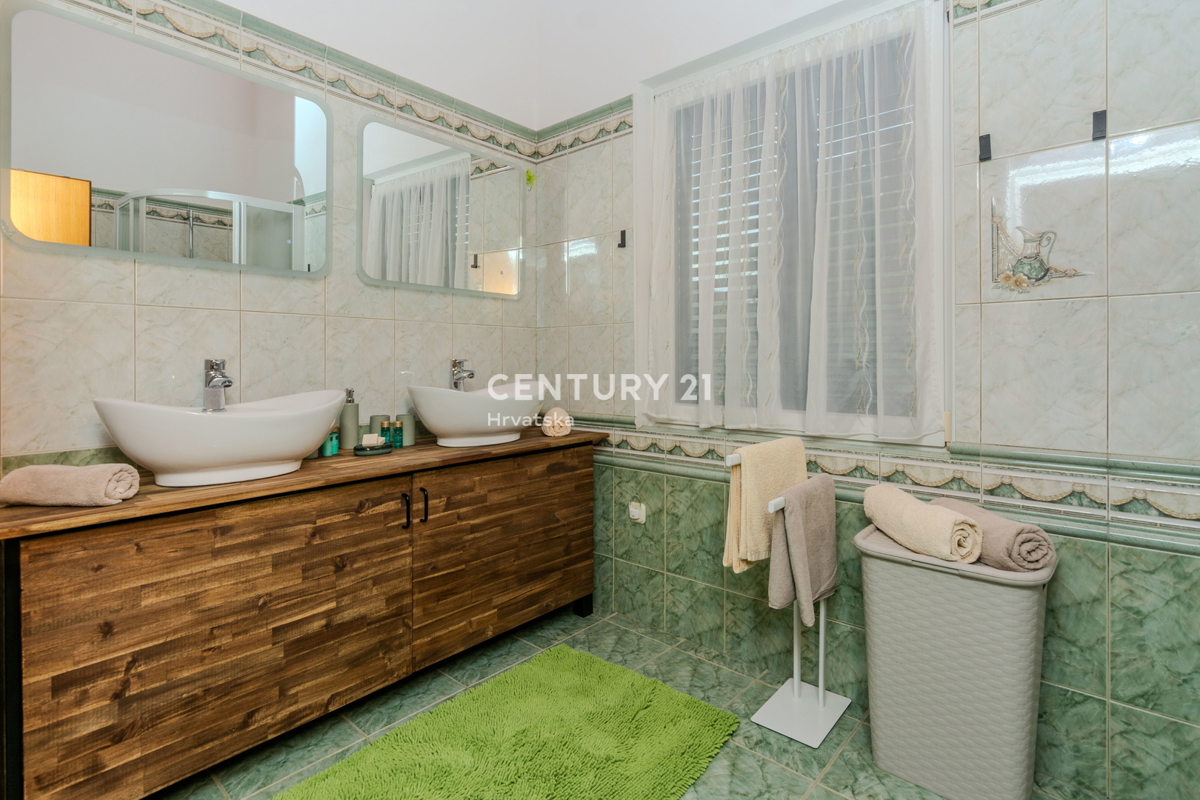Zadar - Zaton - Hiša z dvema apartmajema - Znižano!