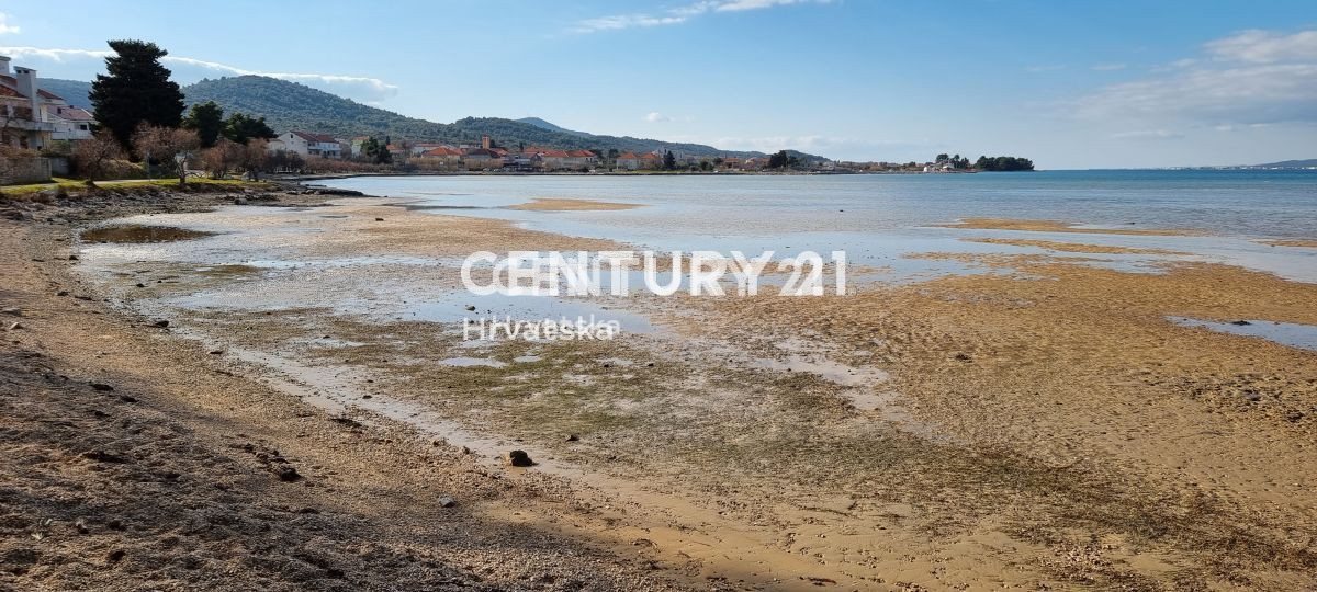 Pašman, Barotul, Gradbena zemljišča 70 m od morja s priključkom vode