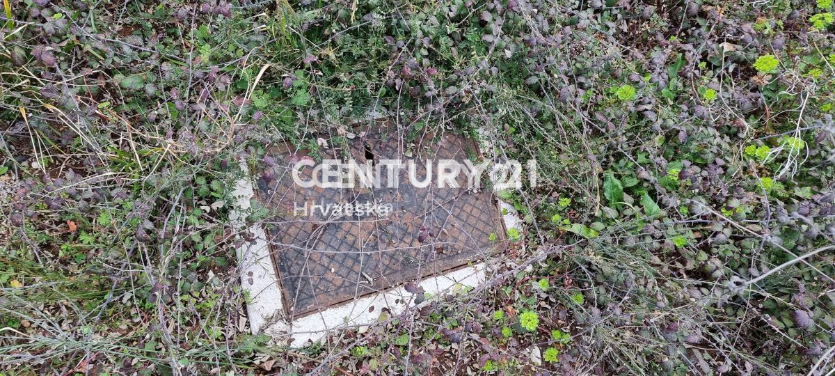 Pašman, Barotul, Gradbena zemljišča 70 m od morja s priključkom vode