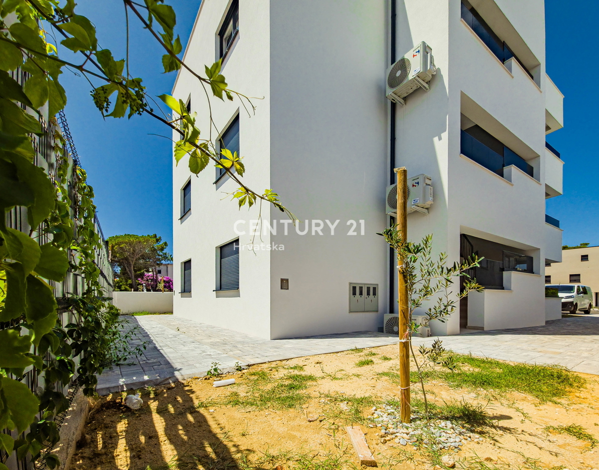 VIR, Luksuzno stanovanje v pritličju, 101,84 m2, opremljeno in takoj vseljivo