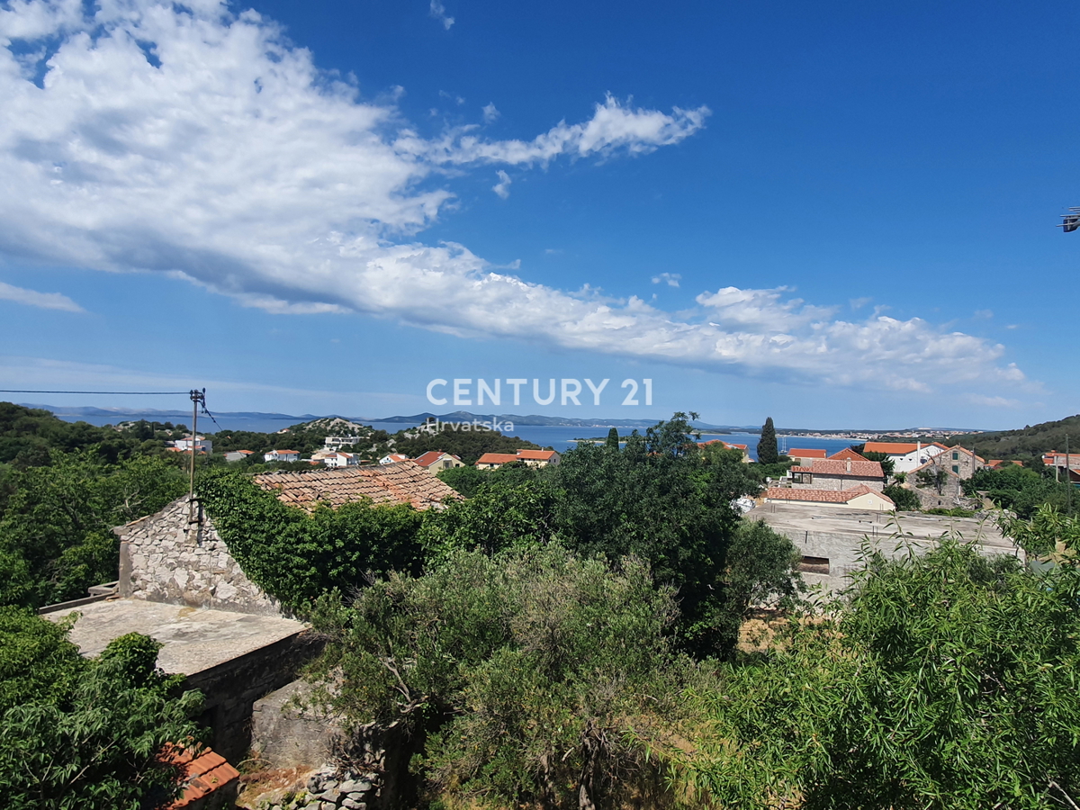 Drage - Pakoštane - gradbeno zemljišče z razgledom na morje in marino