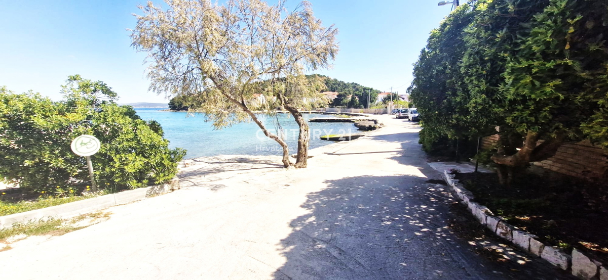 Kukljica - otok Ugljan - gradbena parcela 100 m od morja