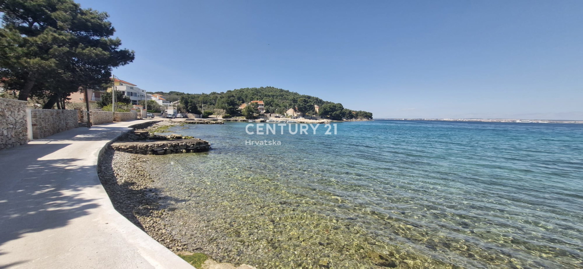 Kukljica - otok Ugljan - gradbena parcela 100 m od morja