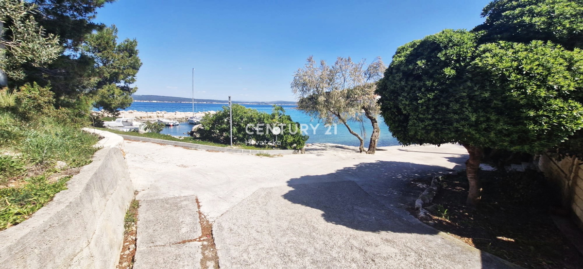 Kukljica - otok Ugljan - gradbena parcela 100 m od morja