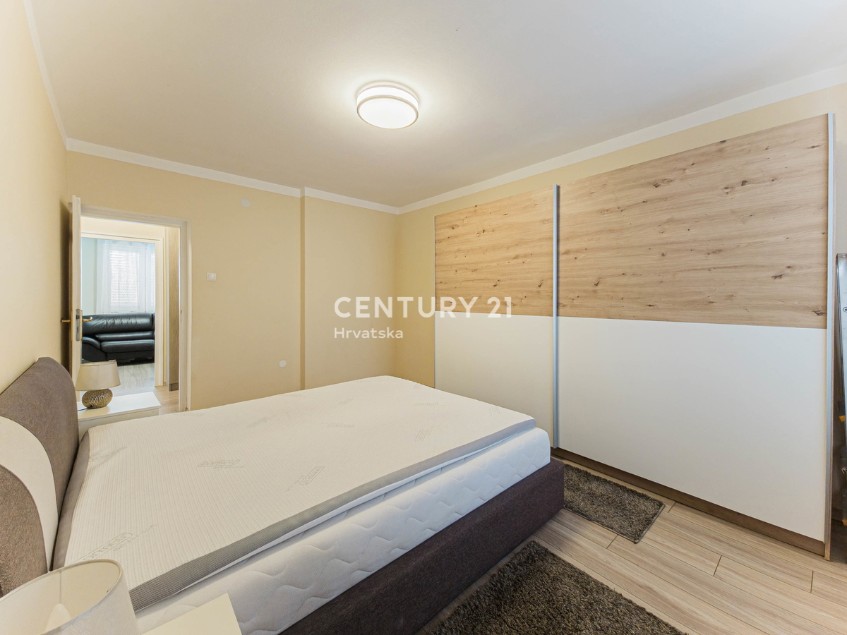 Zadar, Jazine II, 2,5-prostorsko stanovanje, 56 m2, 3. nadstropje, brez dvigala, obnovljeno, takoj vseljivo