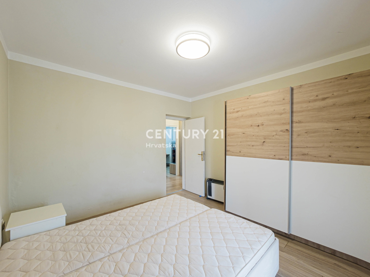 Zadar, Jazine II, 2,5-prostorsko stanovanje, 56 m2, 3. nadstropje, brez dvigala, obnovljeno, takoj vseljivo