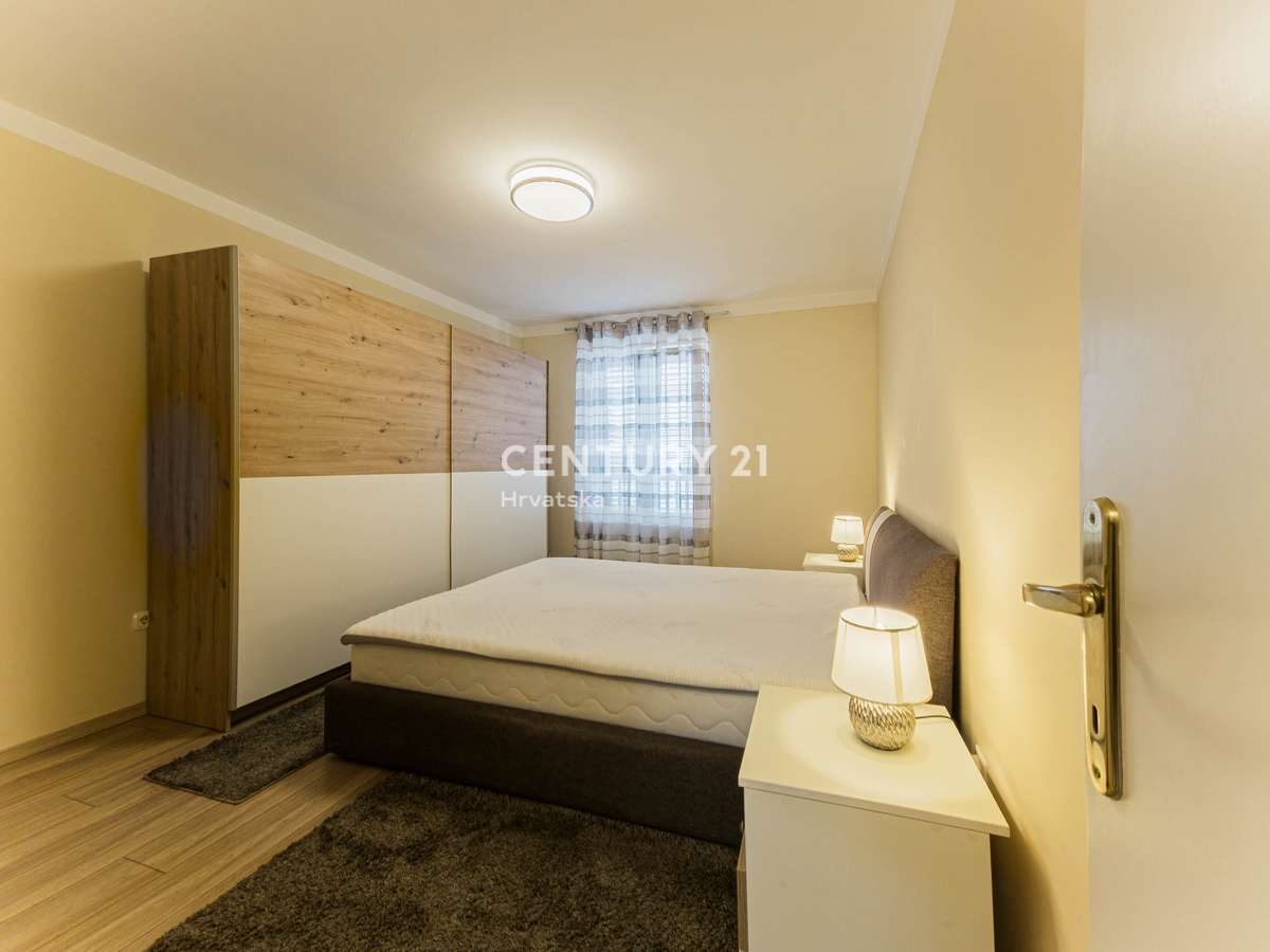 Zadar, Jazine II, 2,5-prostorsko stanovanje, 56 m2, 3. nadstropje, brez dvigala, obnovljeno, takoj vseljivo