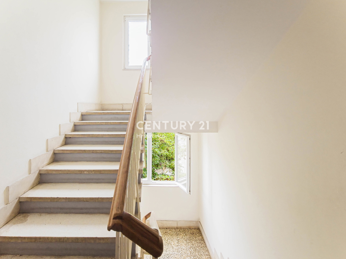 Zadar, Jazine II, 2,5-prostorsko stanovanje, 56 m2, 3. nadstropje, brez dvigala, obnovljeno, takoj vseljivo