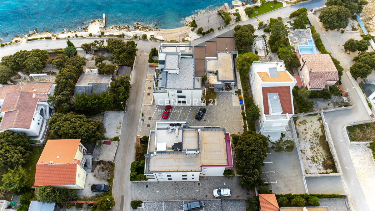 MANDRE, EKSKLUZIVNO, 3,5-PRISOBNO STANOVANJE 80,50 m2, 1. NADSTROPJE, 2. VRSTA DO MORJA, ČUDOVIT RAZGLED, OPREMLJENO, TAKOJ ZASELJIVO!