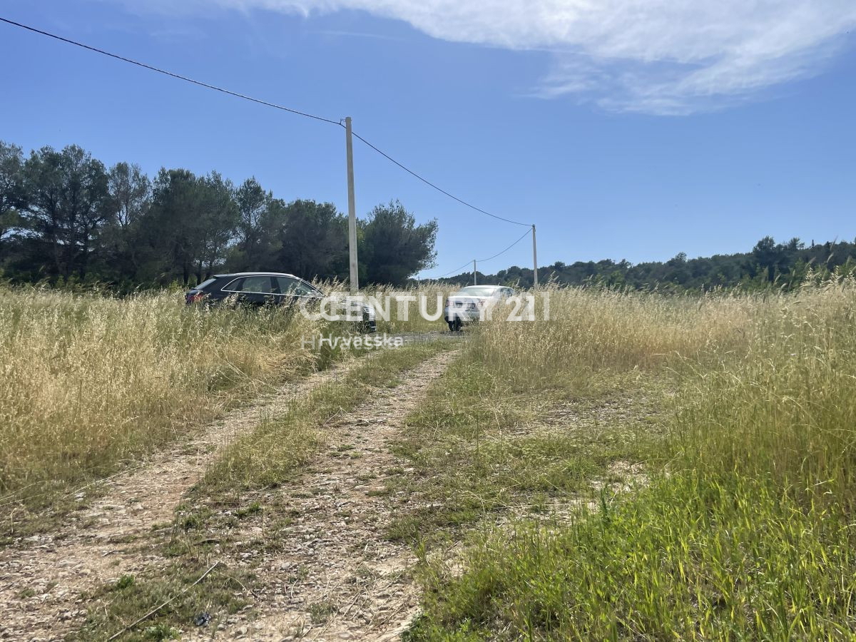 Poljoprivredno zemljišče v Svetem Filipu in Jakovu površine 5953 m2