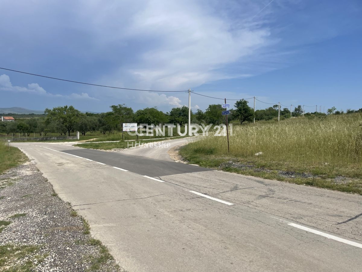 Poljoprivredno zemljišče v Svetem Filipu in Jakovu površine 5953 m2