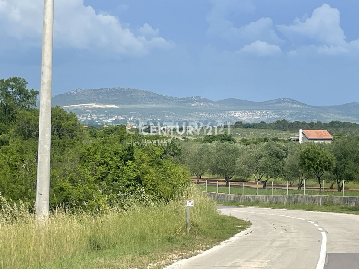 Poljoprivredno zemljišče v Svetem Filipu in Jakovu površine 5953 m2