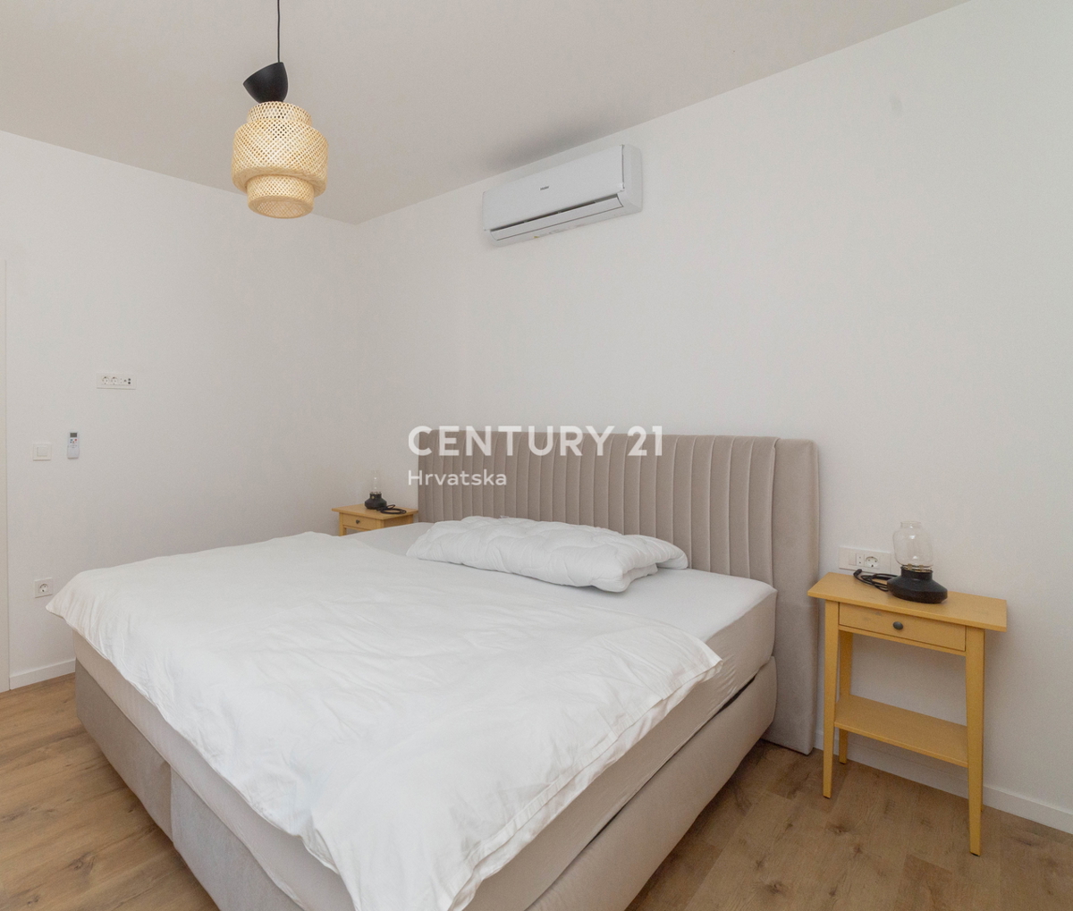 VIR, NOVOGRADNJA, MODERNO STANOVANJE 90 M2 V 2. NADSTROPJU, OPREMLJENO, TAKOJ ZASELJIVO, 600 M DO MORJA