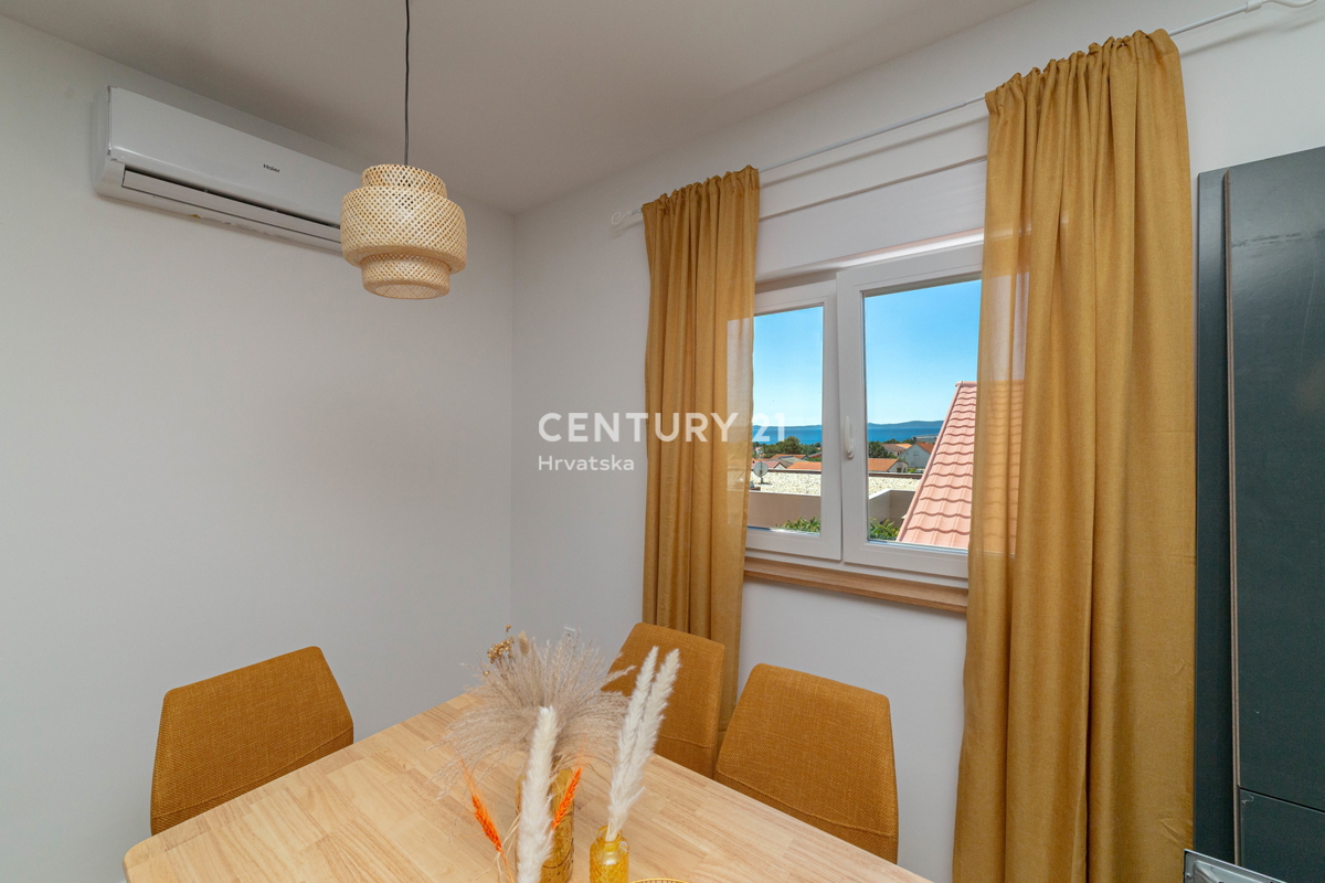 VIR, NOVOGRADNJA, MODERNO STANOVANJE 90 M2 V 2. NADSTROPJU, OPREMLJENO, TAKOJ ZASELJIVO, 600 M DO MORJA
