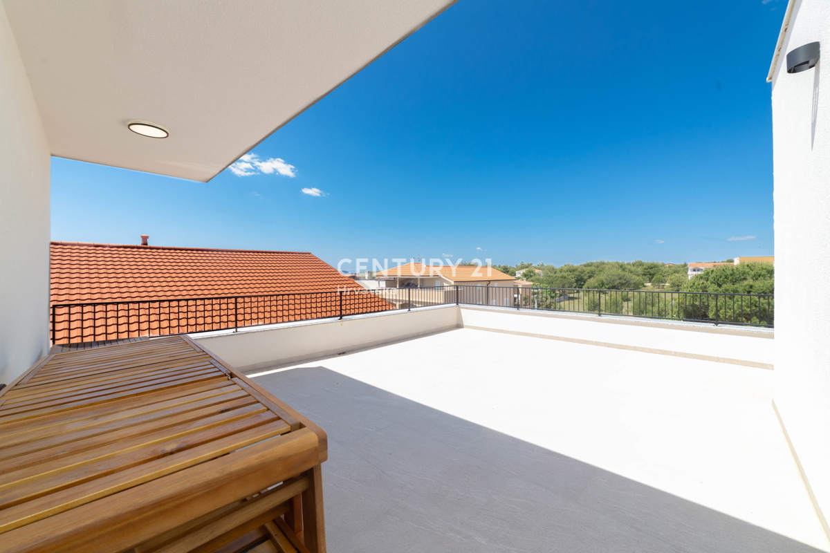 VIR, NOVOGRADNJA, MODERNO STANOVANJE 90 M2 V 2. NADSTROPJU, OPREMLJENO, TAKOJ ZASELJIVO, 600 M DO MORJA