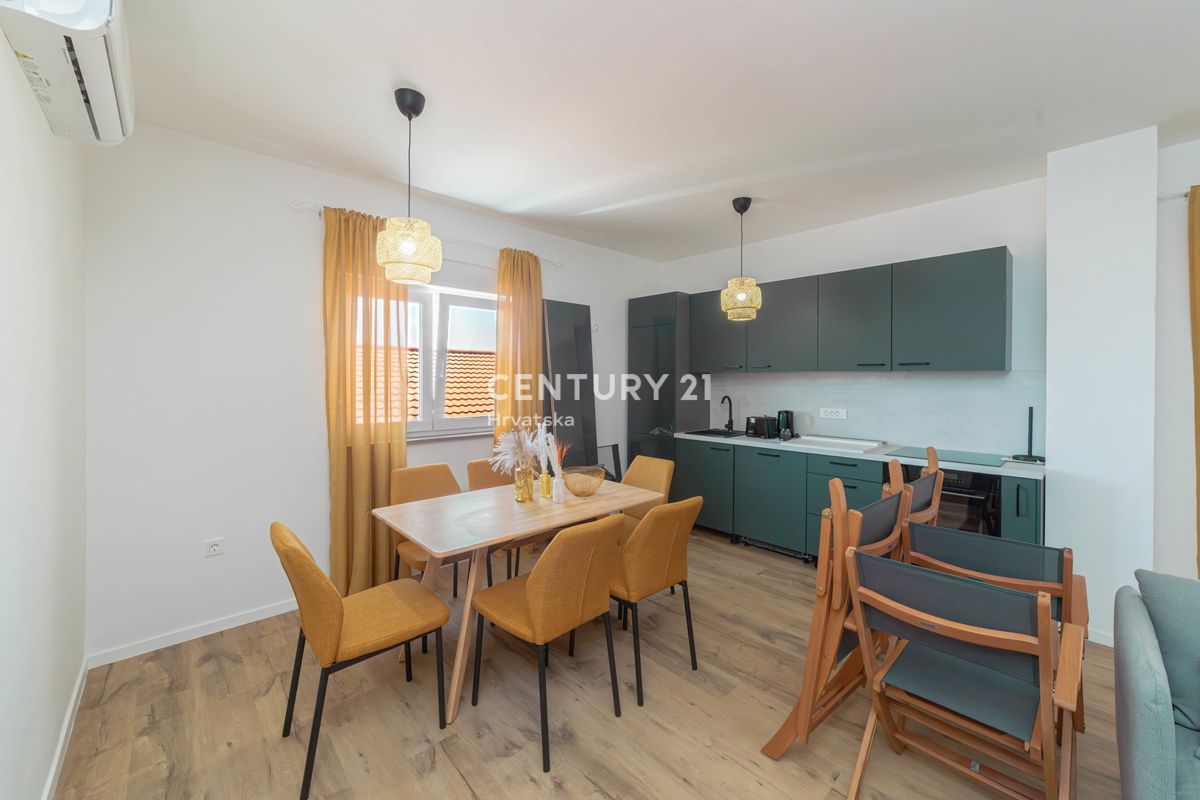 VIR, NOVOGRADNJA, MODERNO STANOVANJE 90 M2 V 2. NADSTROPJU, OPREMLJENO, TAKOJ ZASELJIVO, 600 M DO MORJA