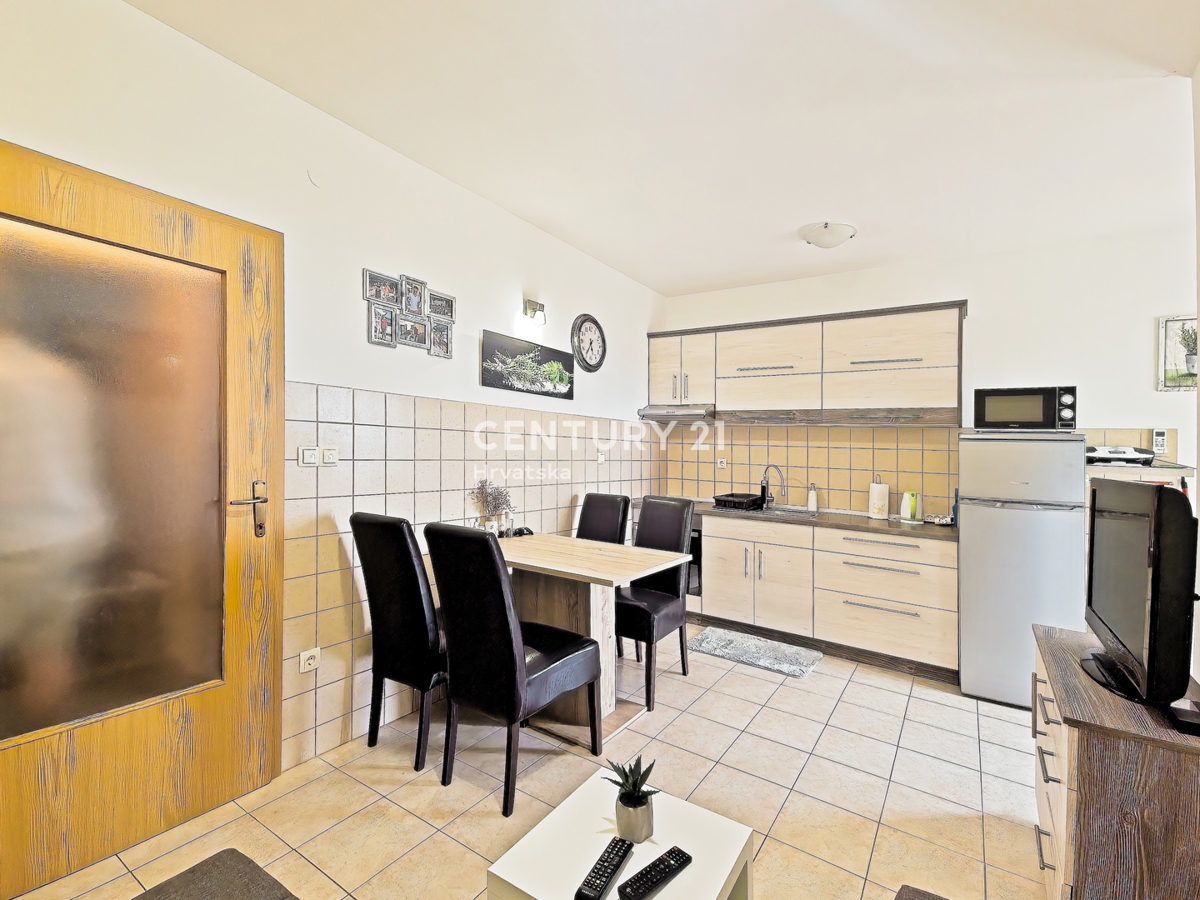 POSEDARJE: Dvosobno stanovanje s čudovitim pogledom na morje