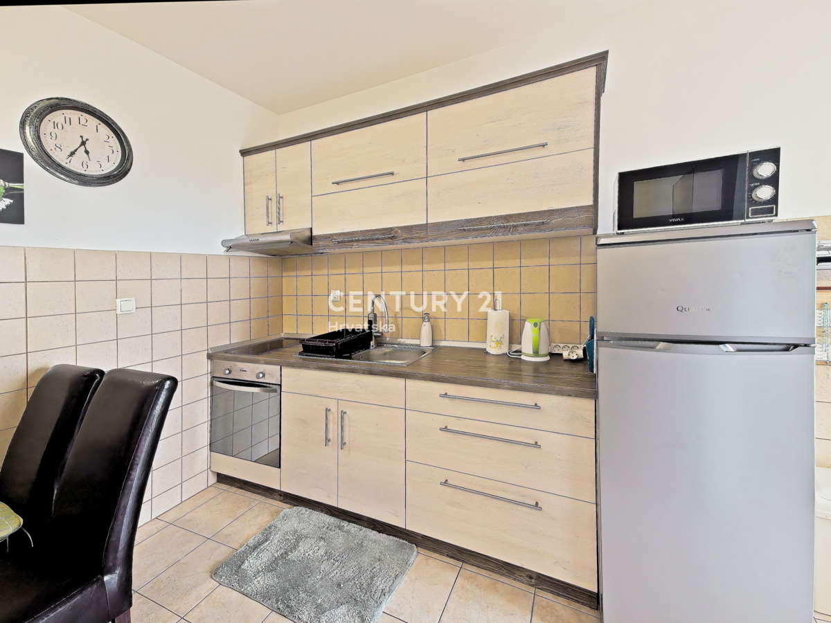 POSEDARJE: Dvosobno stanovanje s čudovitim pogledom na morje