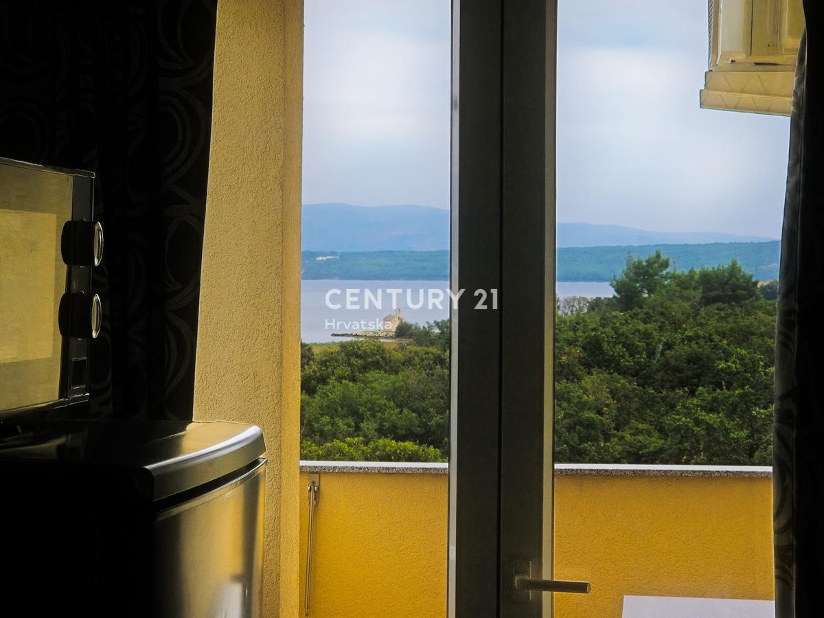 POSEDARJE: Dvosobno stanovanje s čudovitim pogledom na morje