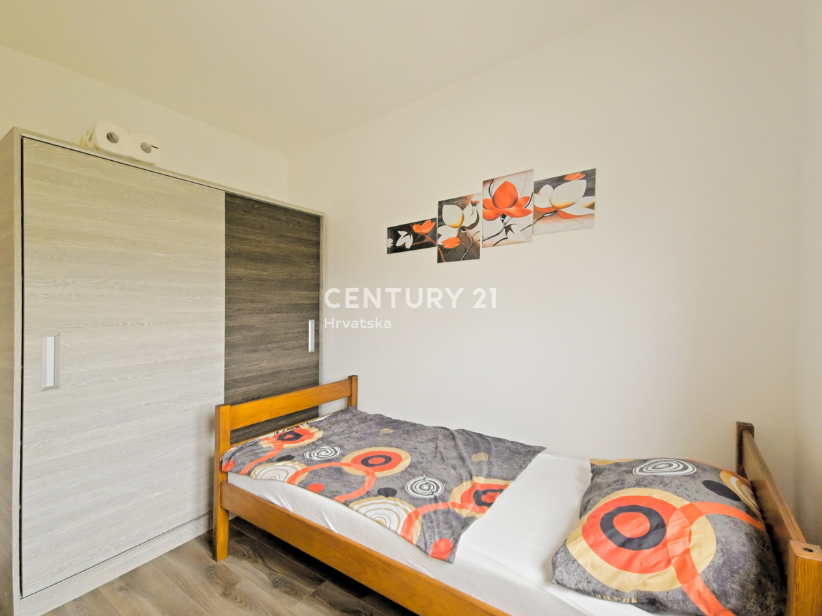 POSEDARJE: Dvosobno stanovanje s čudovitim pogledom na morje